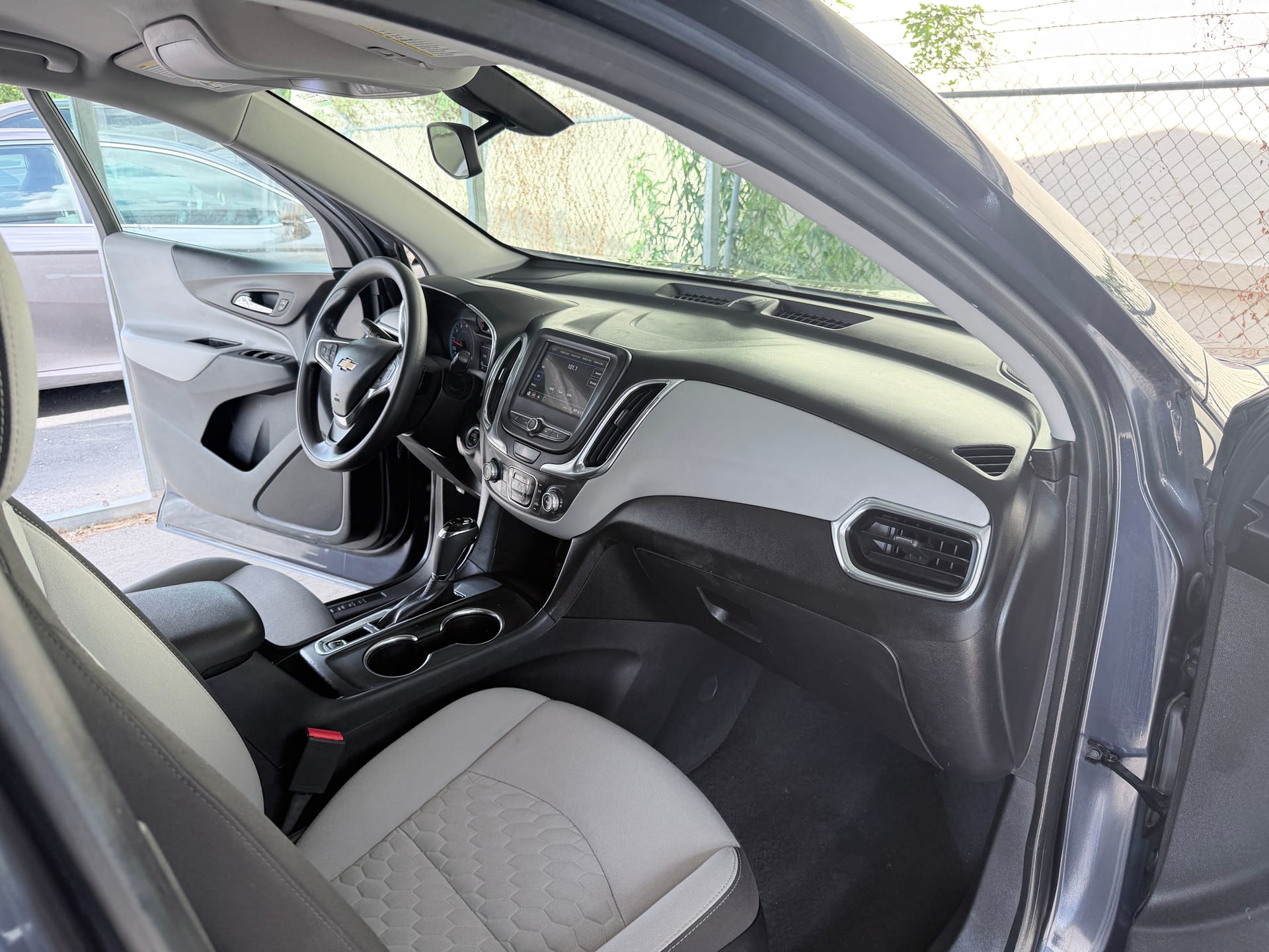 2019 CHEVROLET EQUINOX - Gallery Image