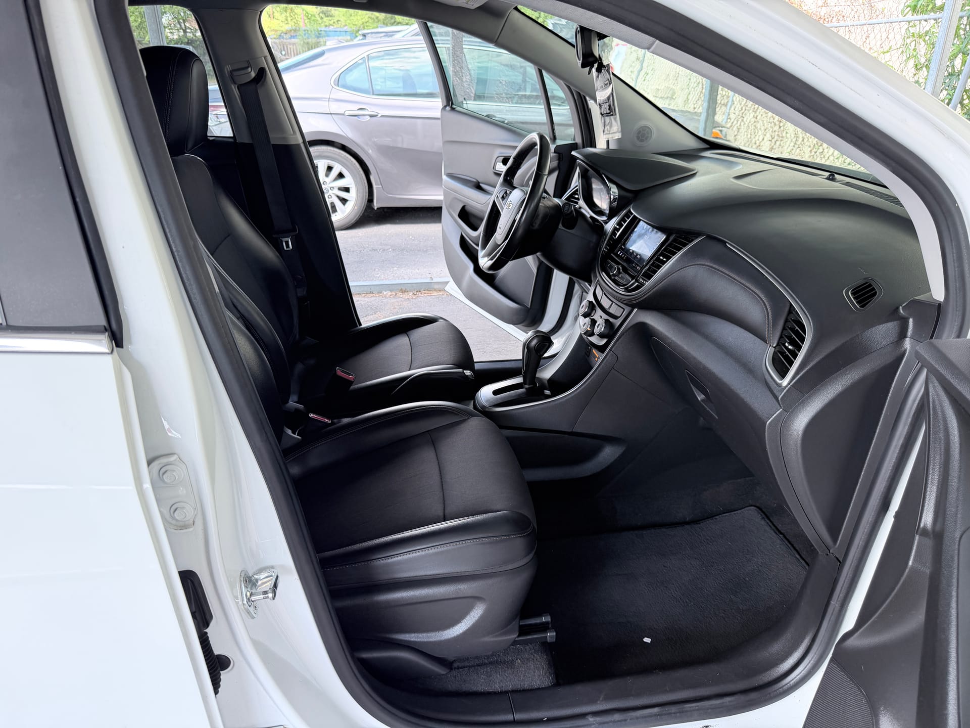 2020 CHEVROLET TRAX - Gallery Image