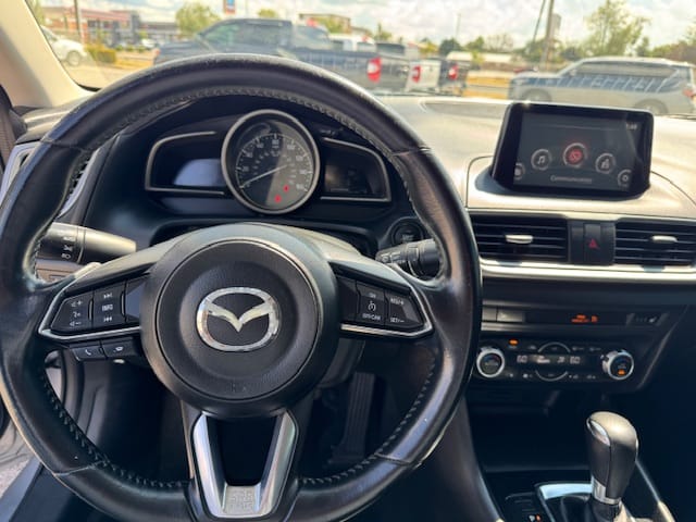 2017 MAZDA MAZDA3 - Gallery Image