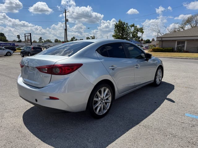2017 MAZDA MAZDA3 - Gallery Image