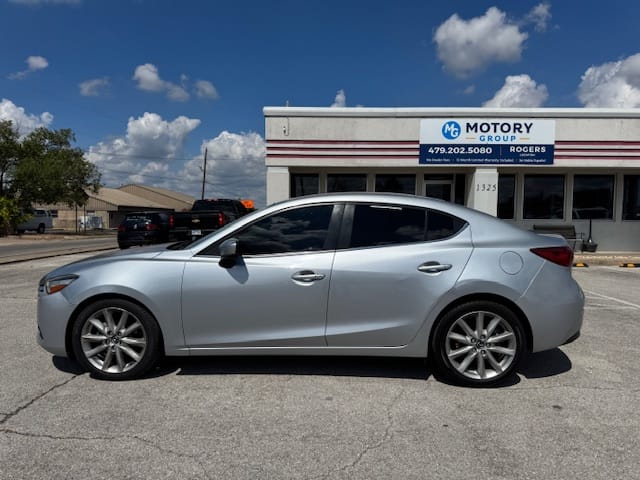 2017 MAZDA MAZDA3 - Gallery Image