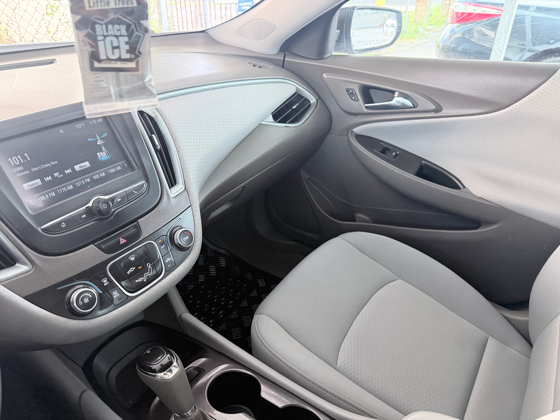 2018 CHEVROLET MALIBU - Gallery Image