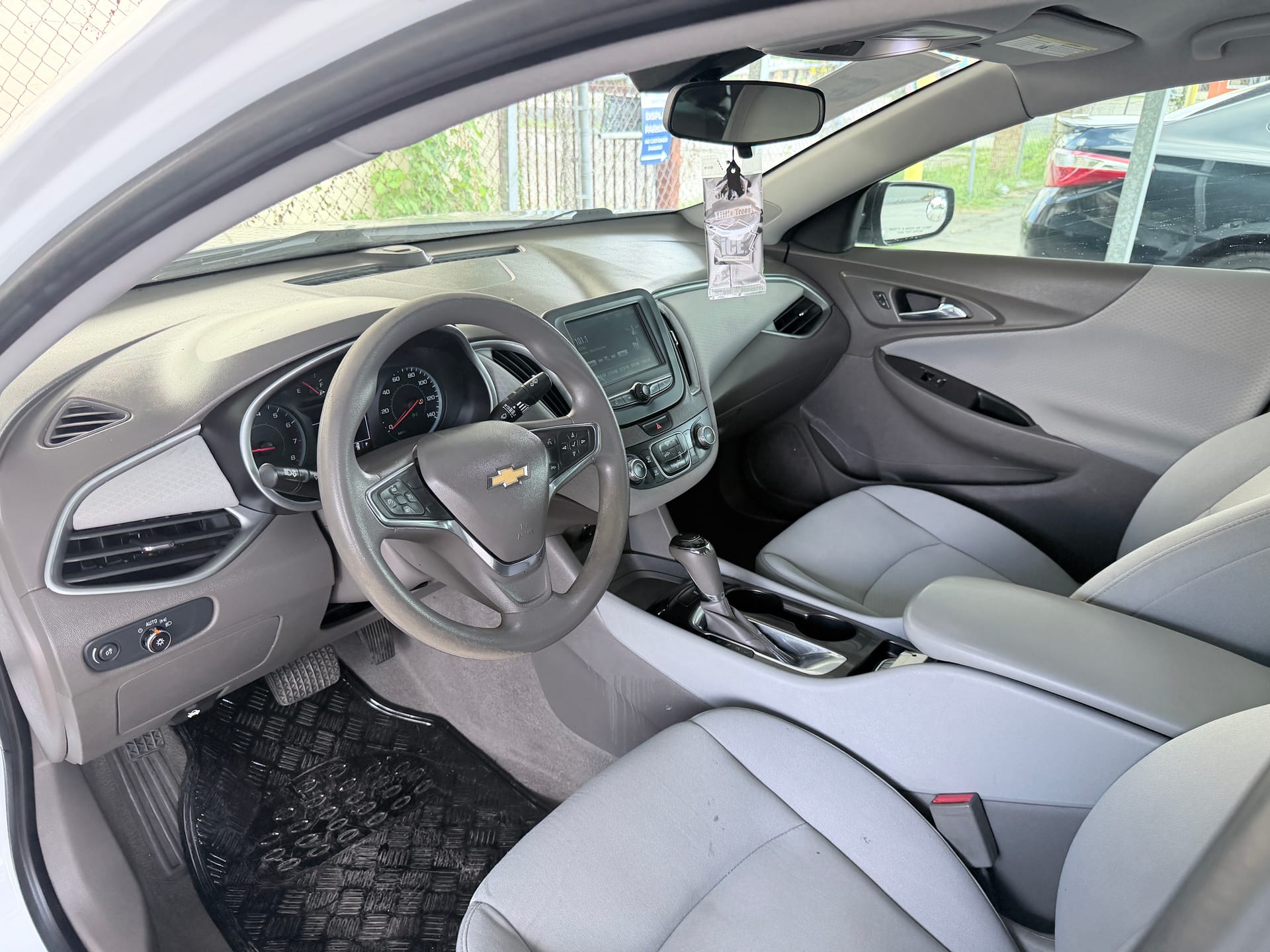 2018 CHEVROLET MALIBU - Gallery Image