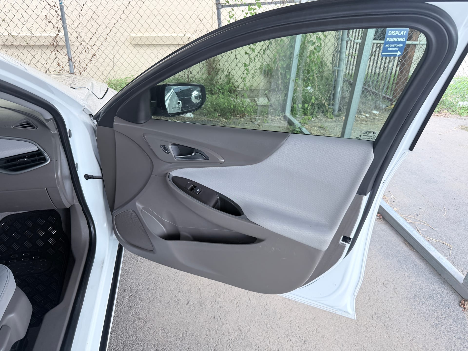 2018 CHEVROLET MALIBU - Gallery Image