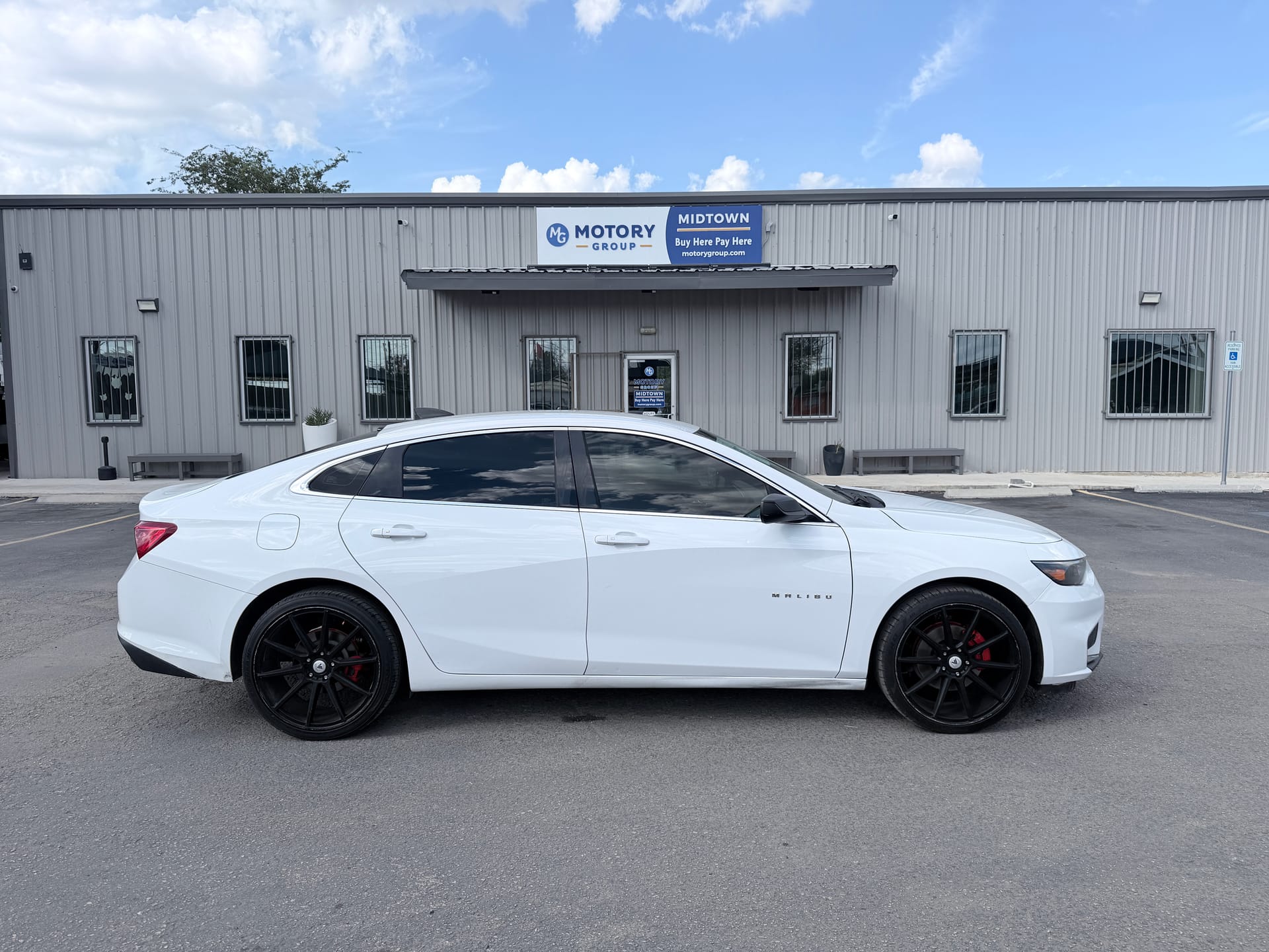 2018 CHEVROLET MALIBU - Gallery Image
