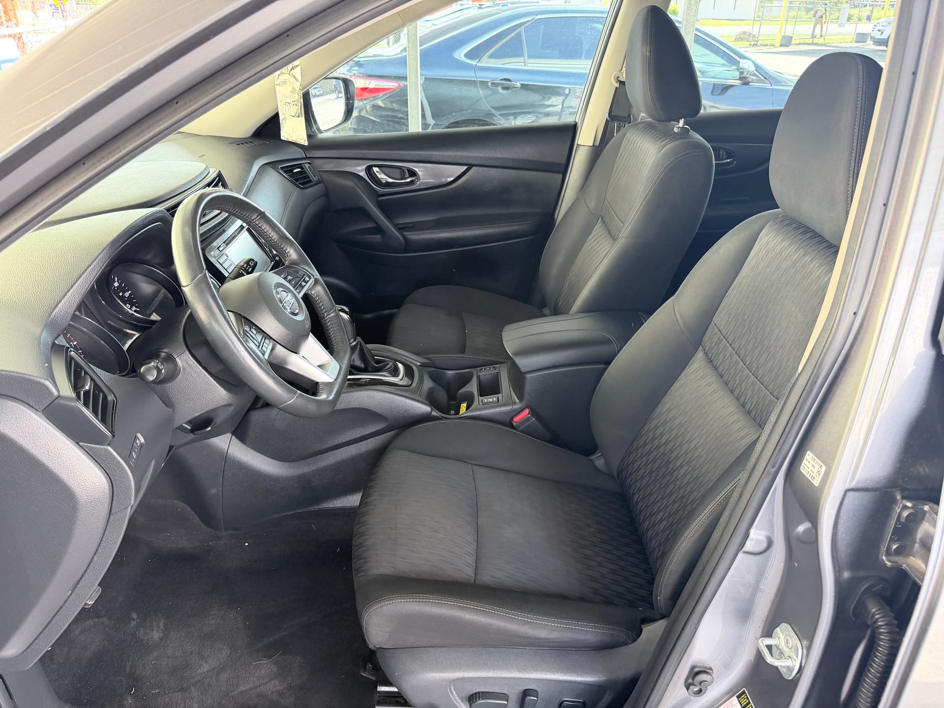 2019 NISSAN ROGUE - Gallery Image