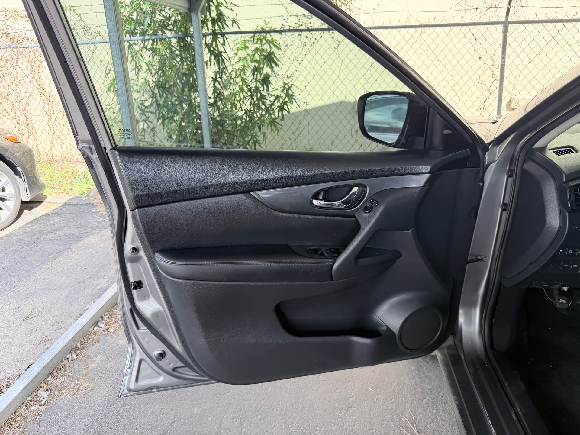 2019 NISSAN ROGUE - Gallery Image
