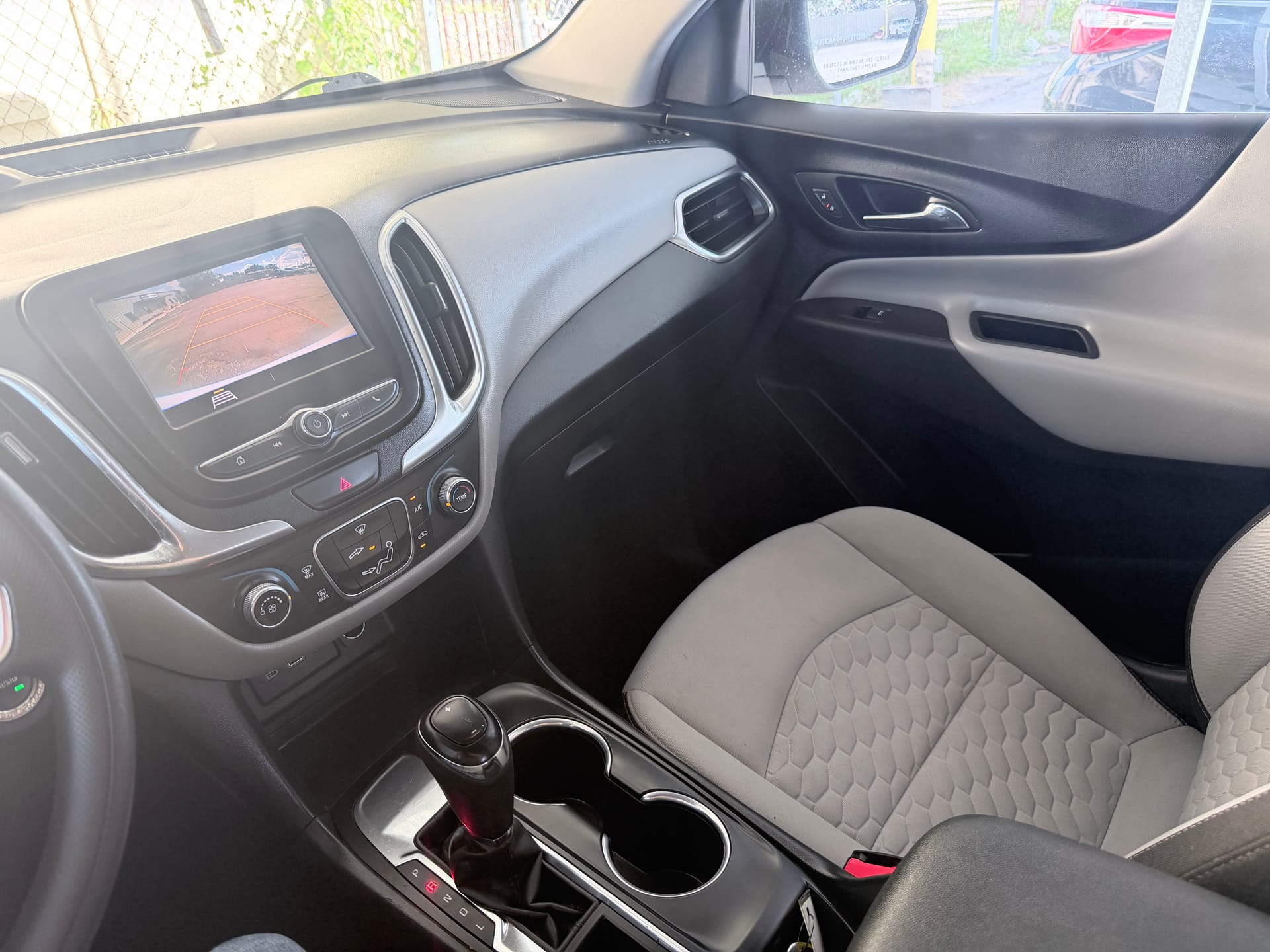 2021 CHEVROLET EQUINOX - Gallery Image