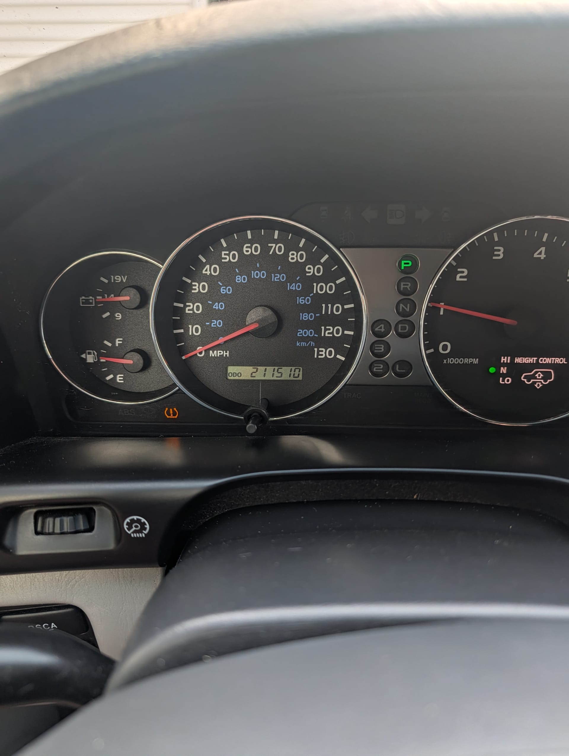 2001 TOYOTA LAND CRUISER - Gallery Image
