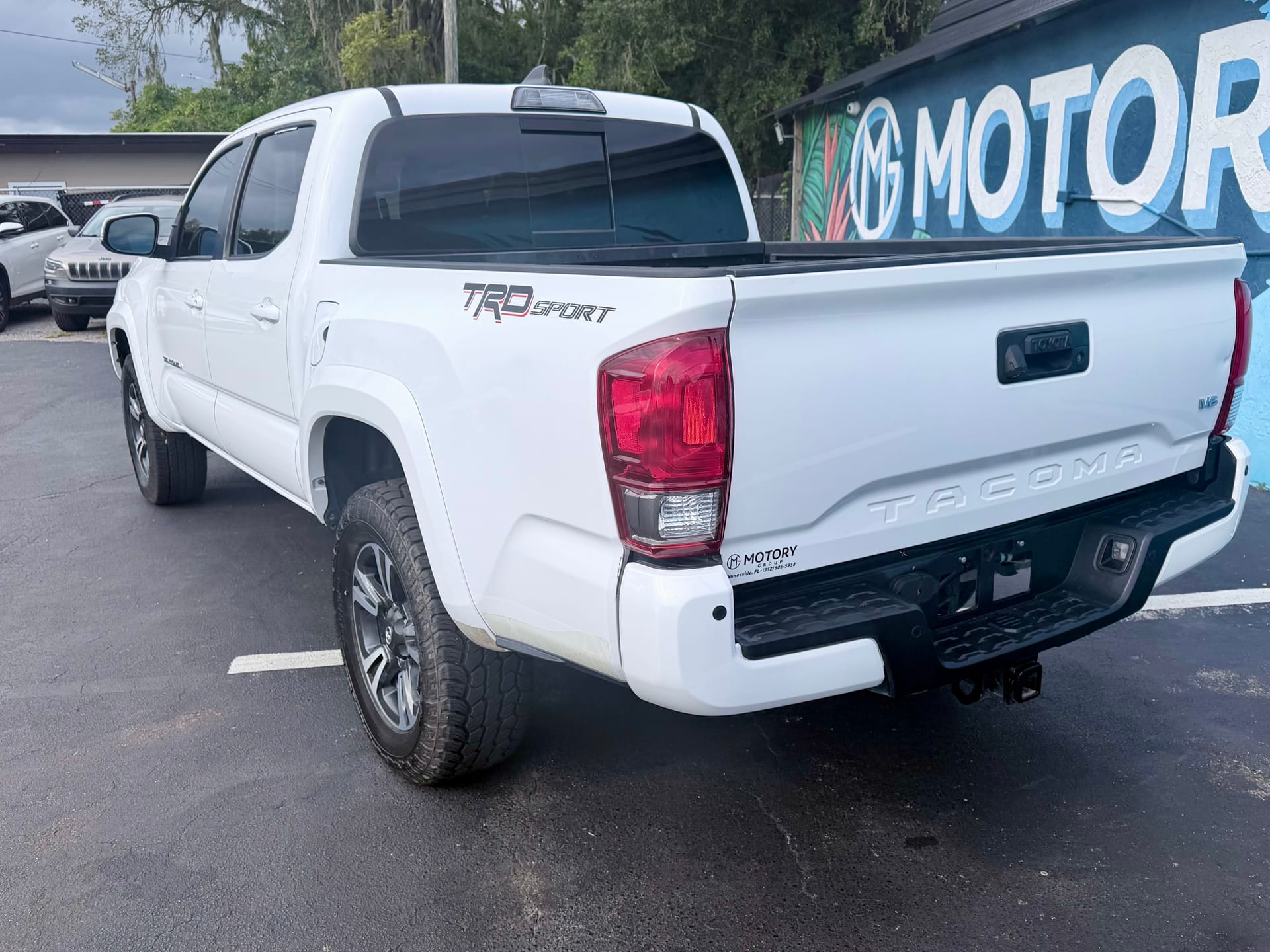 2017 TOYOTA TACOMA - Gallery Image