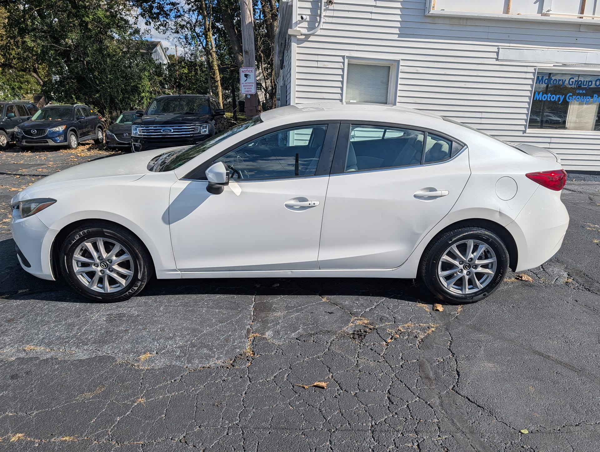 2014 MAZDA MAZDA3 - Gallery Image