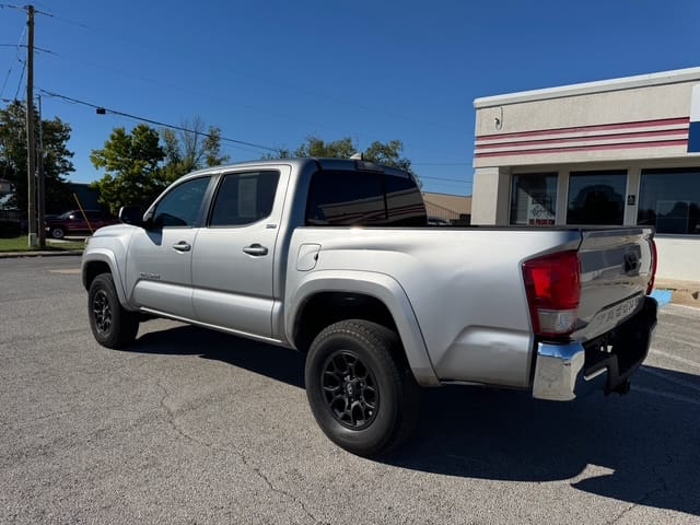 2019 TOYOTA TACOMA - Gallery Image