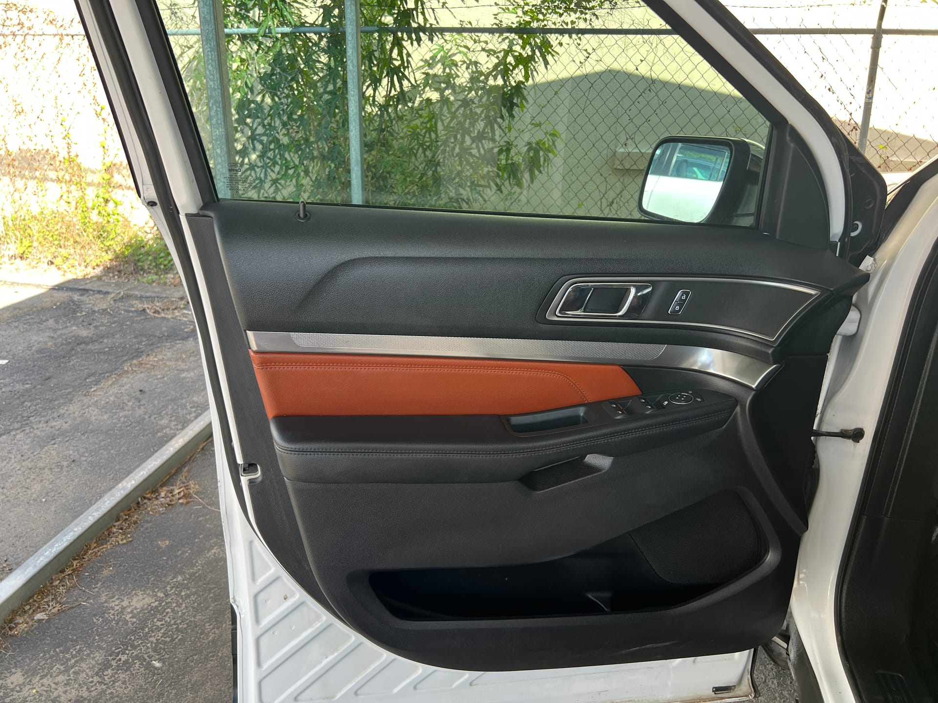 2019 FORD EXPLORER - Gallery Image