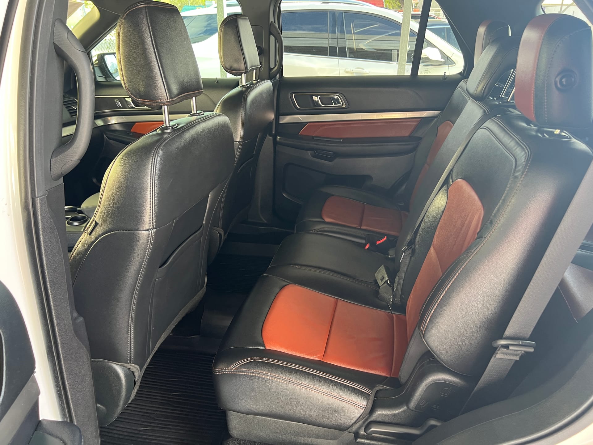 2019 FORD EXPLORER - Gallery Image