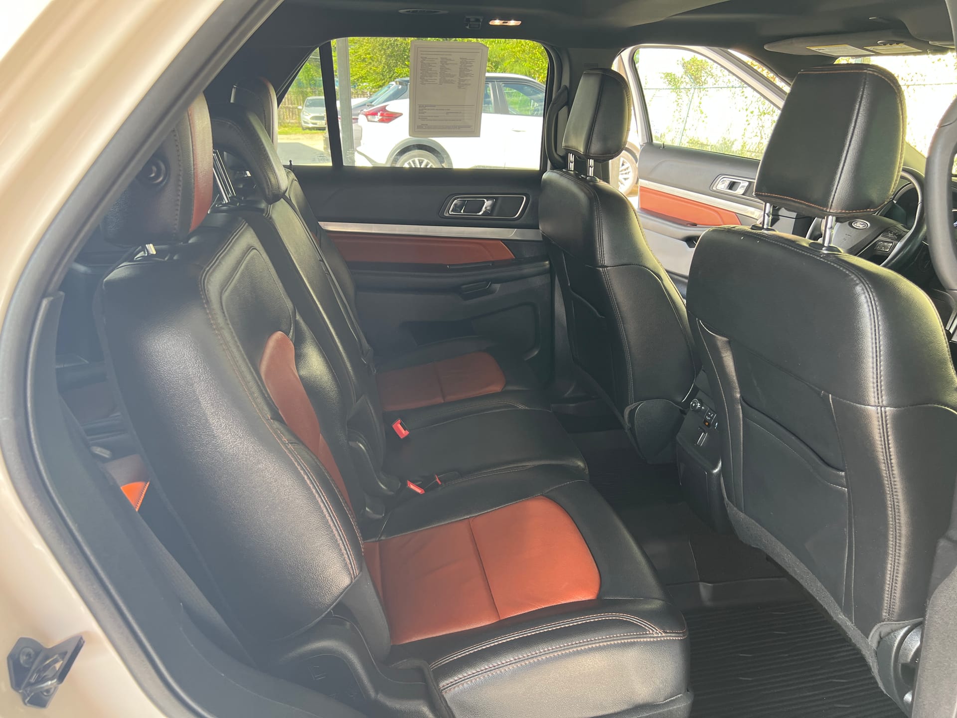 2019 FORD EXPLORER - Gallery Image
