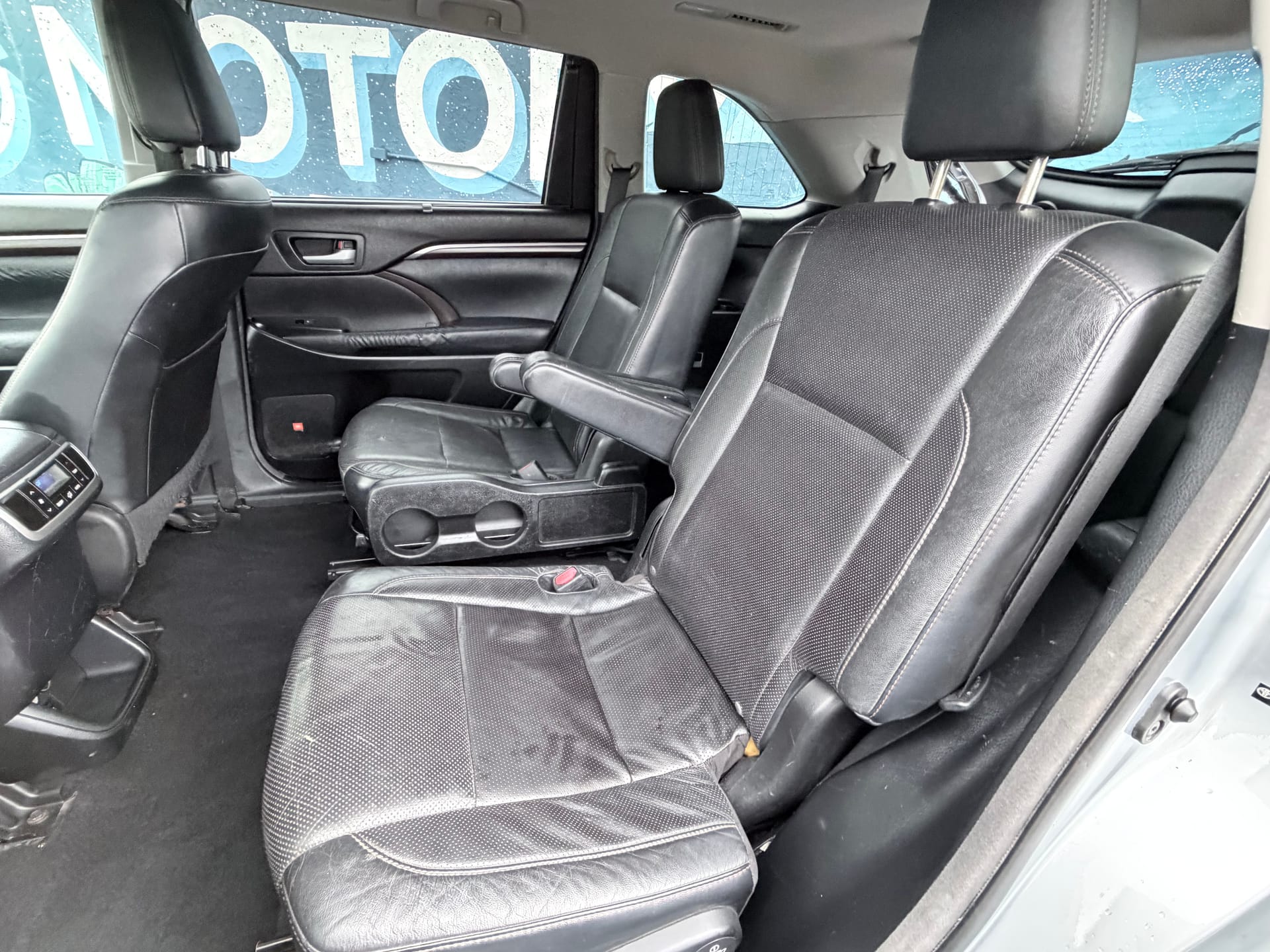 2014 TOYOTA HIGHLANDER LIMITED - Gallery Image