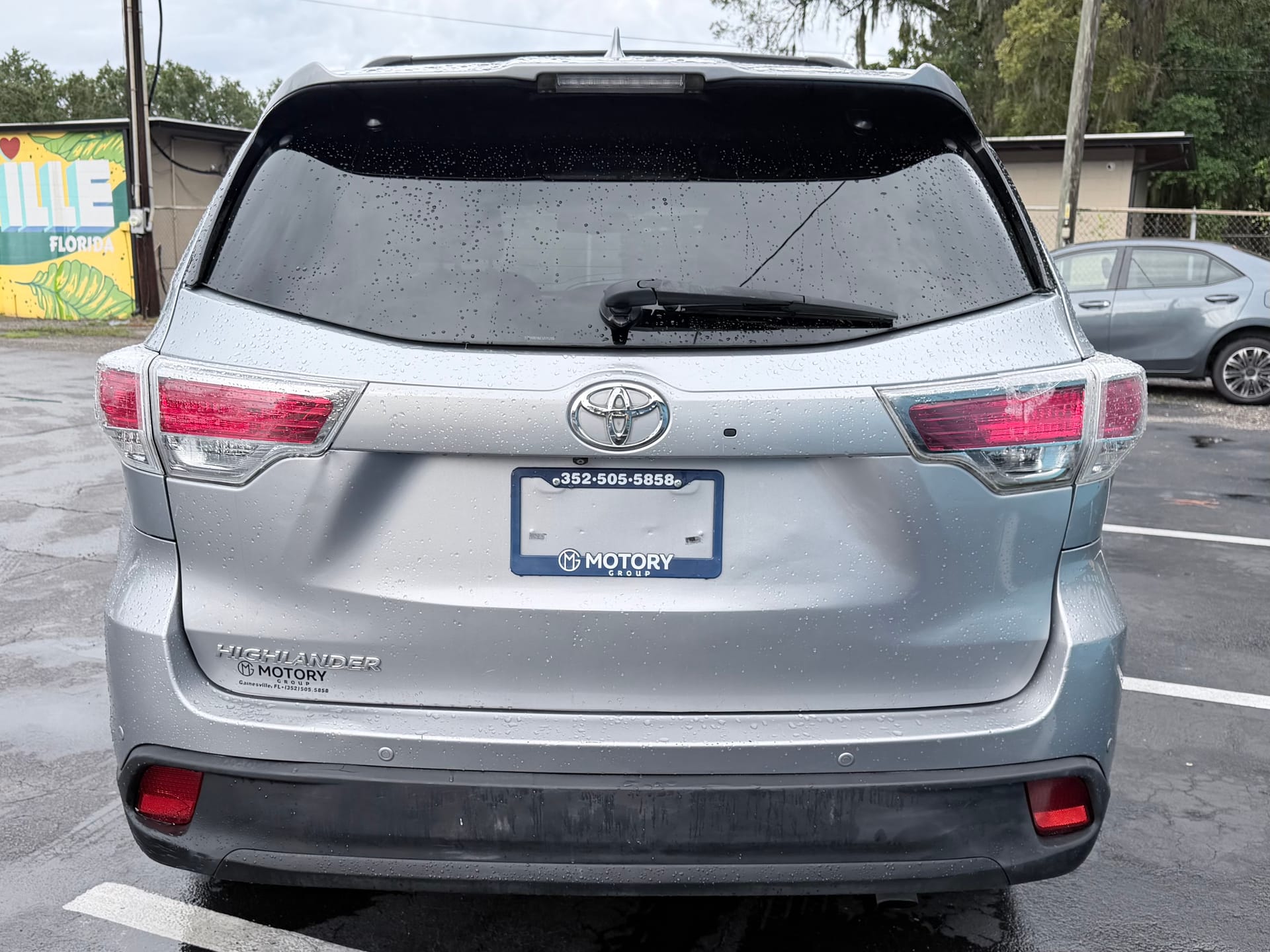 2014 TOYOTA HIGHLANDER LIMITED - Gallery Image