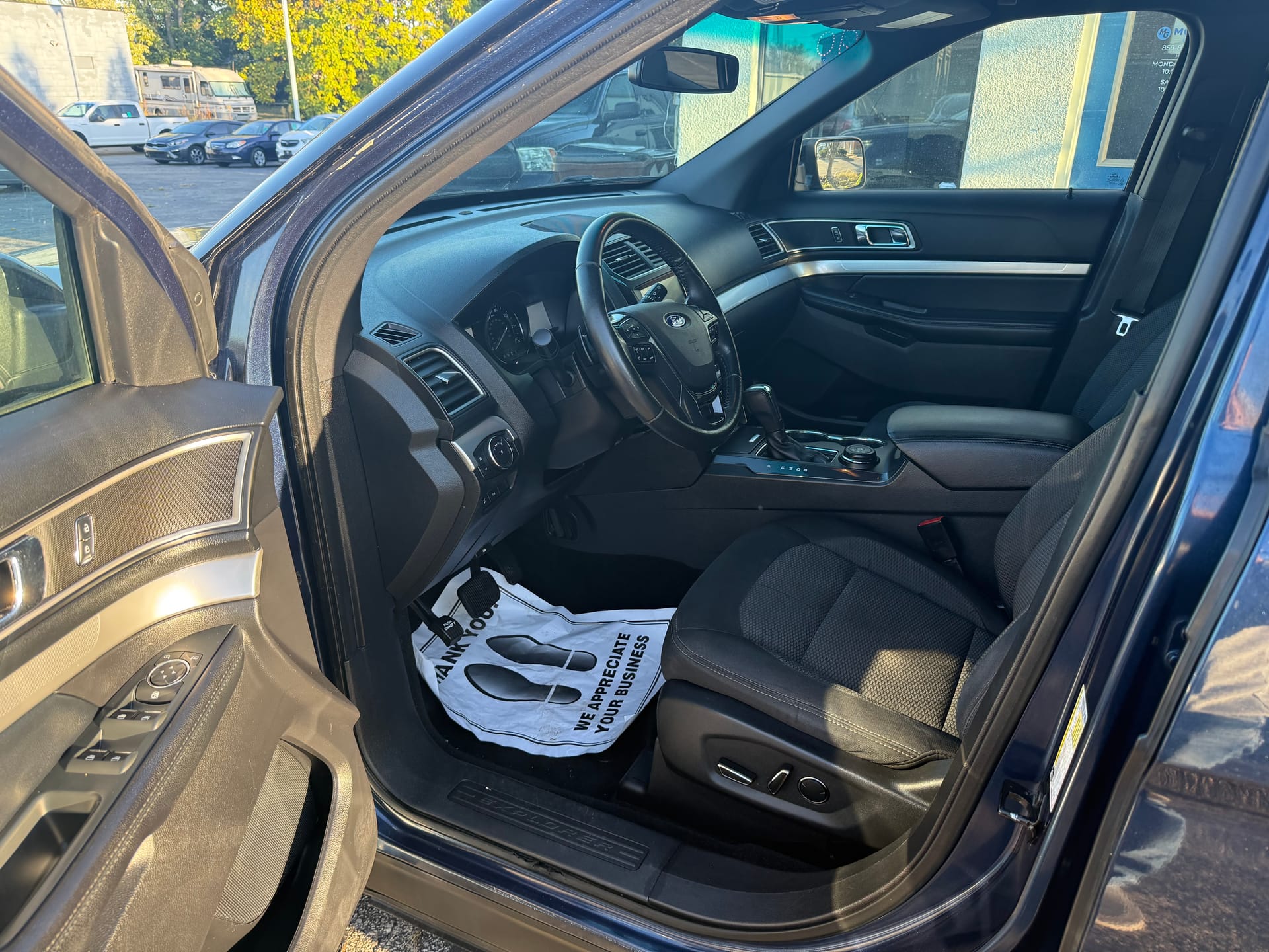2017 FORD EXPLORER - Gallery Image