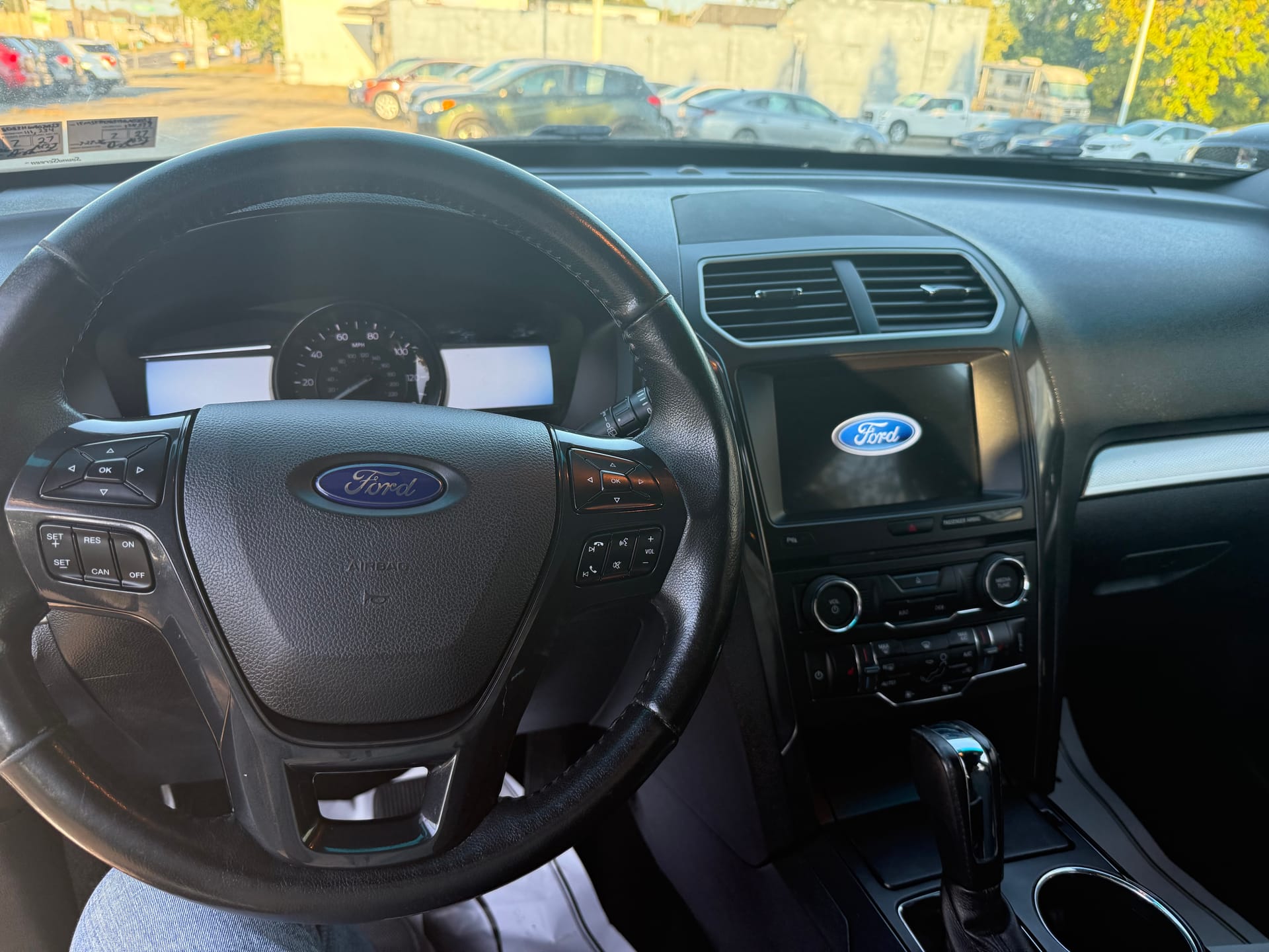 2017 FORD EXPLORER - Gallery Image