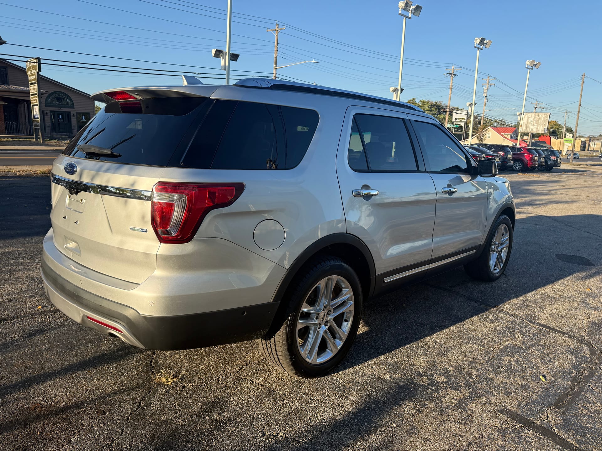 2016 FORD EXPLORER - Gallery Image