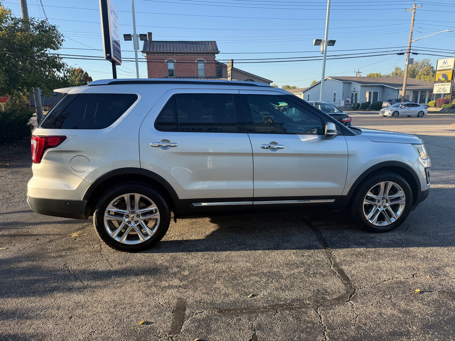 2016 FORD EXPLORER - Gallery Image
