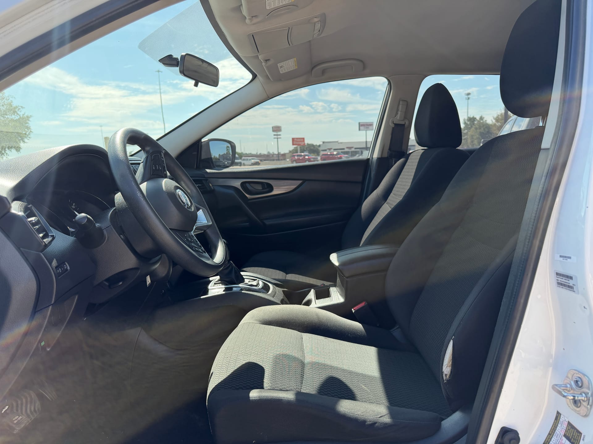 2019 NISSAN ROGUE - Gallery Image