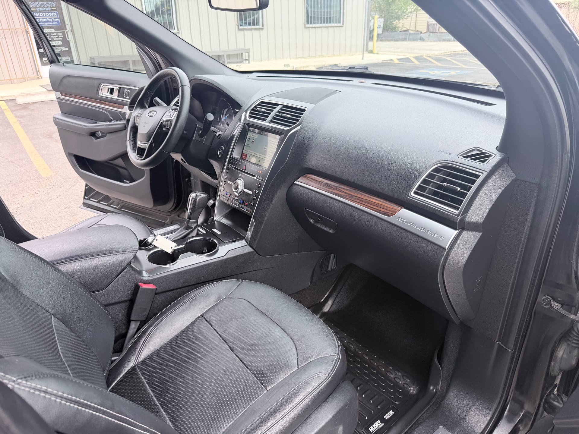 2018 FORD EXPLORER - Gallery Image