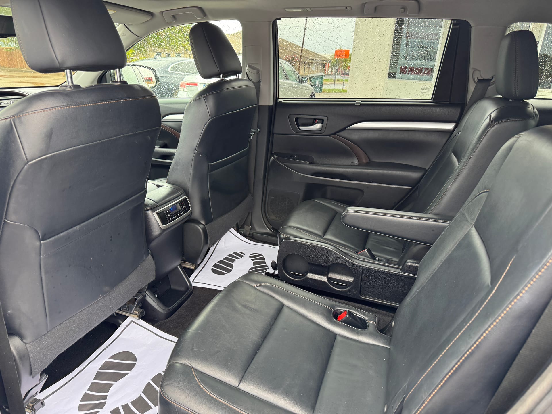 2015 TOYOTA HIGHLANDER - Gallery Image