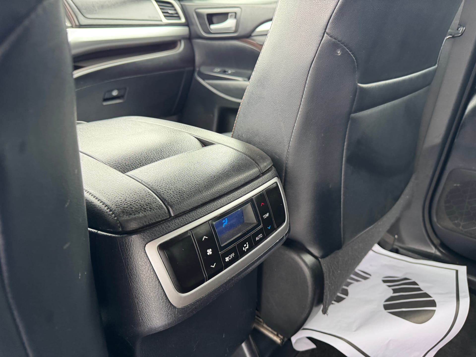 2015 TOYOTA HIGHLANDER - Gallery Image