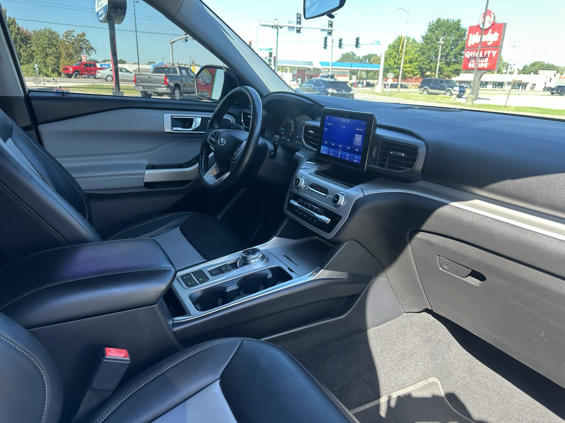 2022 FORD EXPLORER - Gallery Image