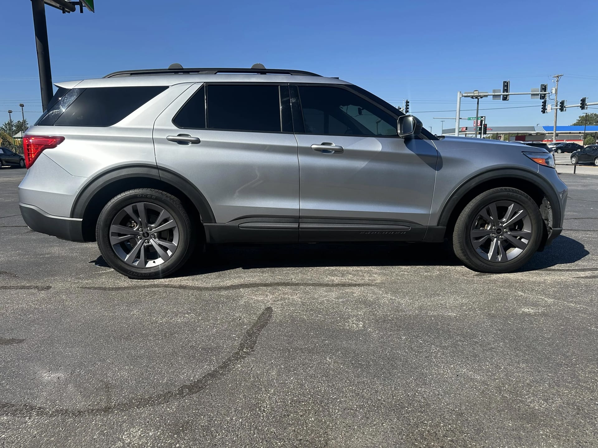 2022 FORD EXPLORER - Gallery Image