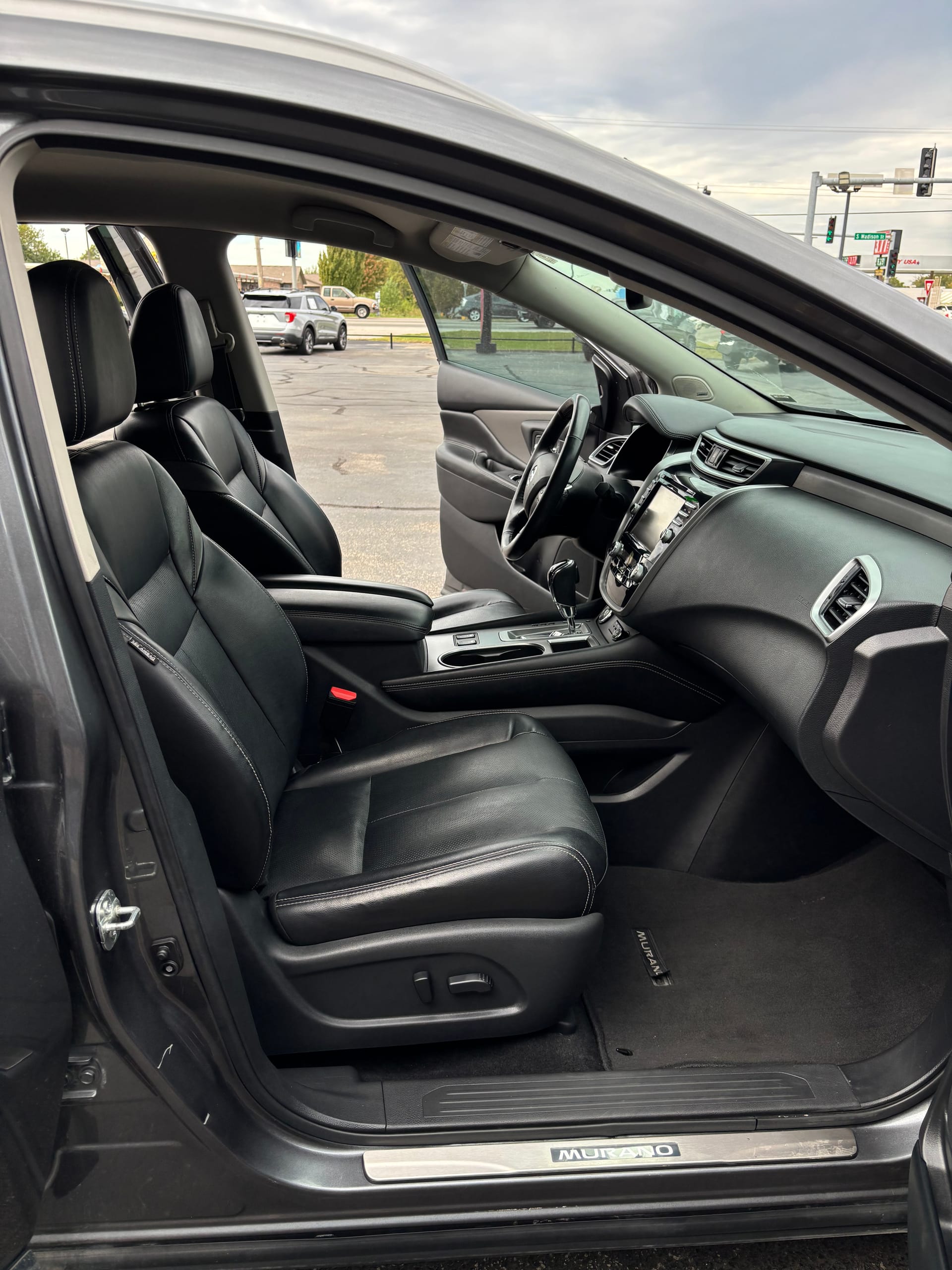 2020 NISSAN ROGUE - Gallery Image