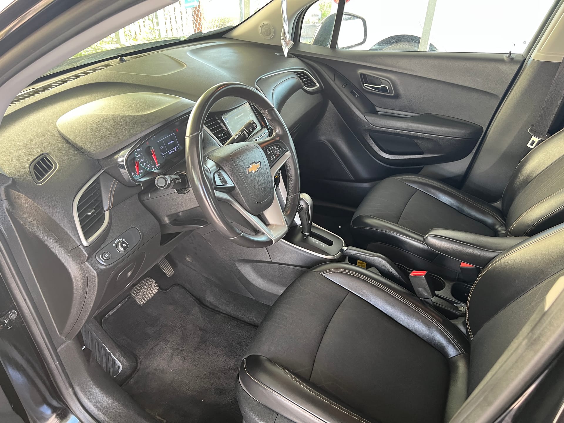 2019 CHEVROLET TRAX - Gallery Image