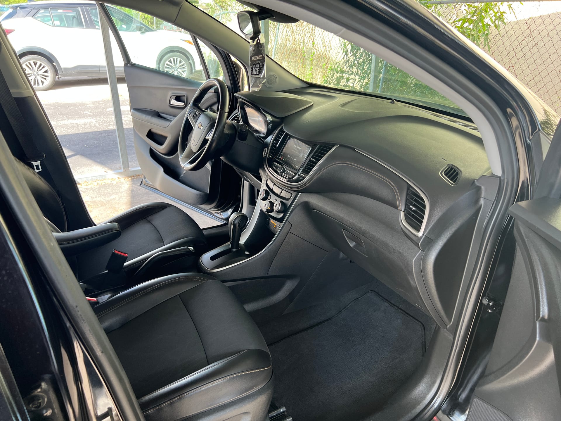 2019 CHEVROLET TRAX - Gallery Image