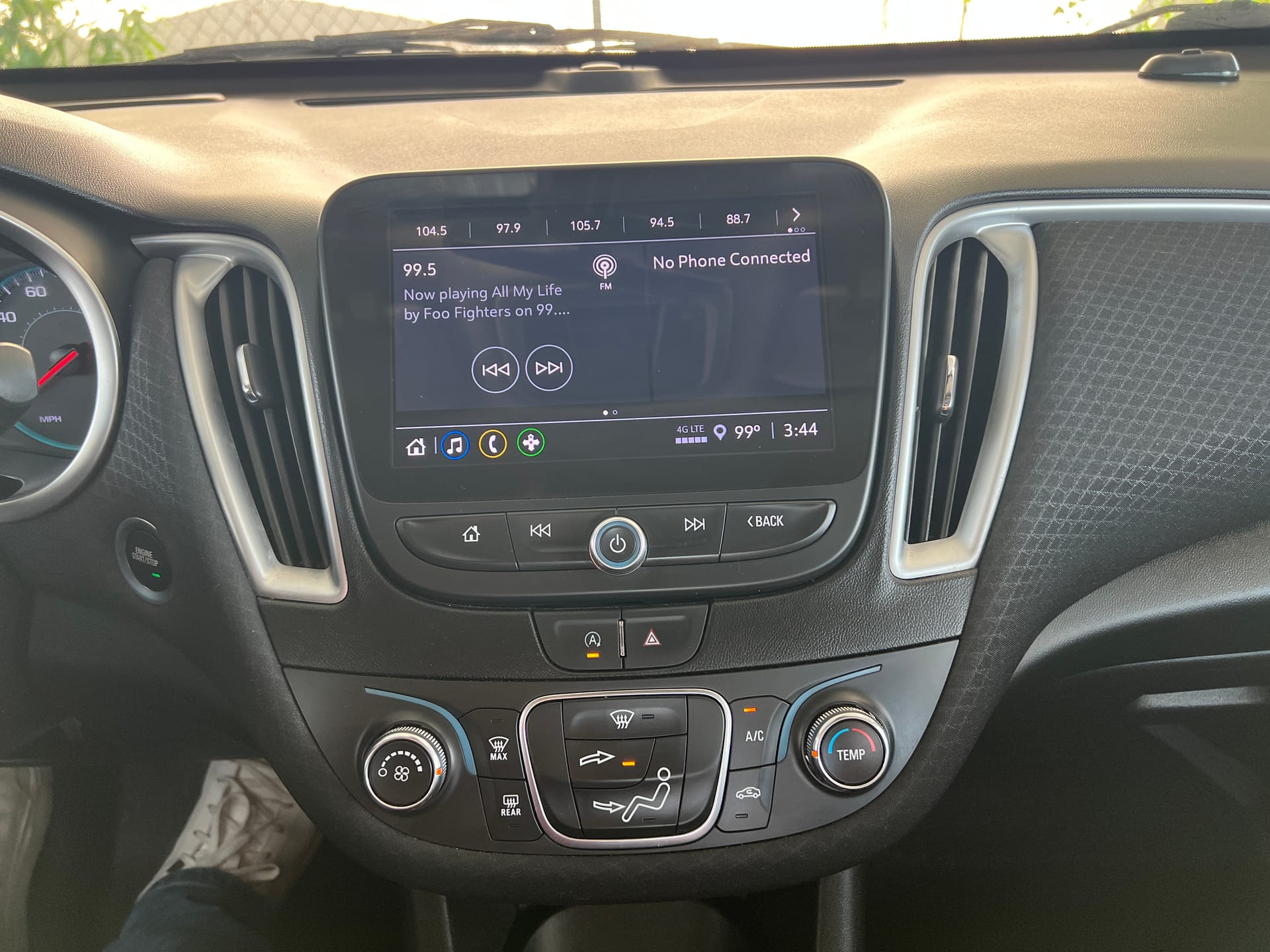 2024 CHEVROLET MALIBU - Gallery Image