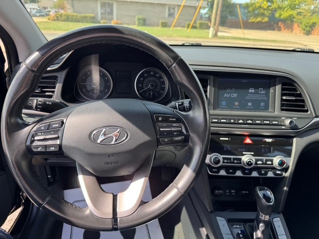 2019 HYUNDAI ELANTRA - Gallery Image