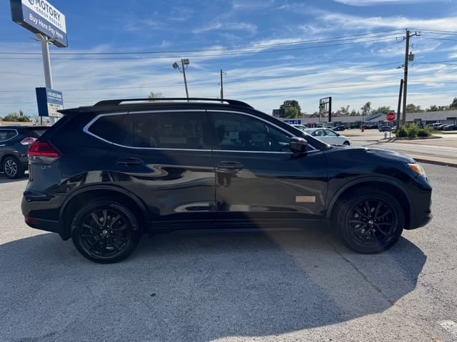 2017 NISSAN ROGUE - Gallery Image